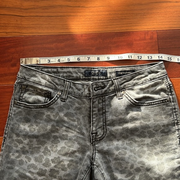 Jessica Simpson skinny leopard print jeans - Picture 7 of 9